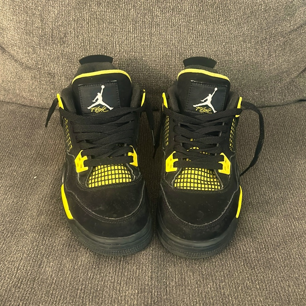 Boys 7Y Air Jordan 4 GS ‘Thunder’ 2023